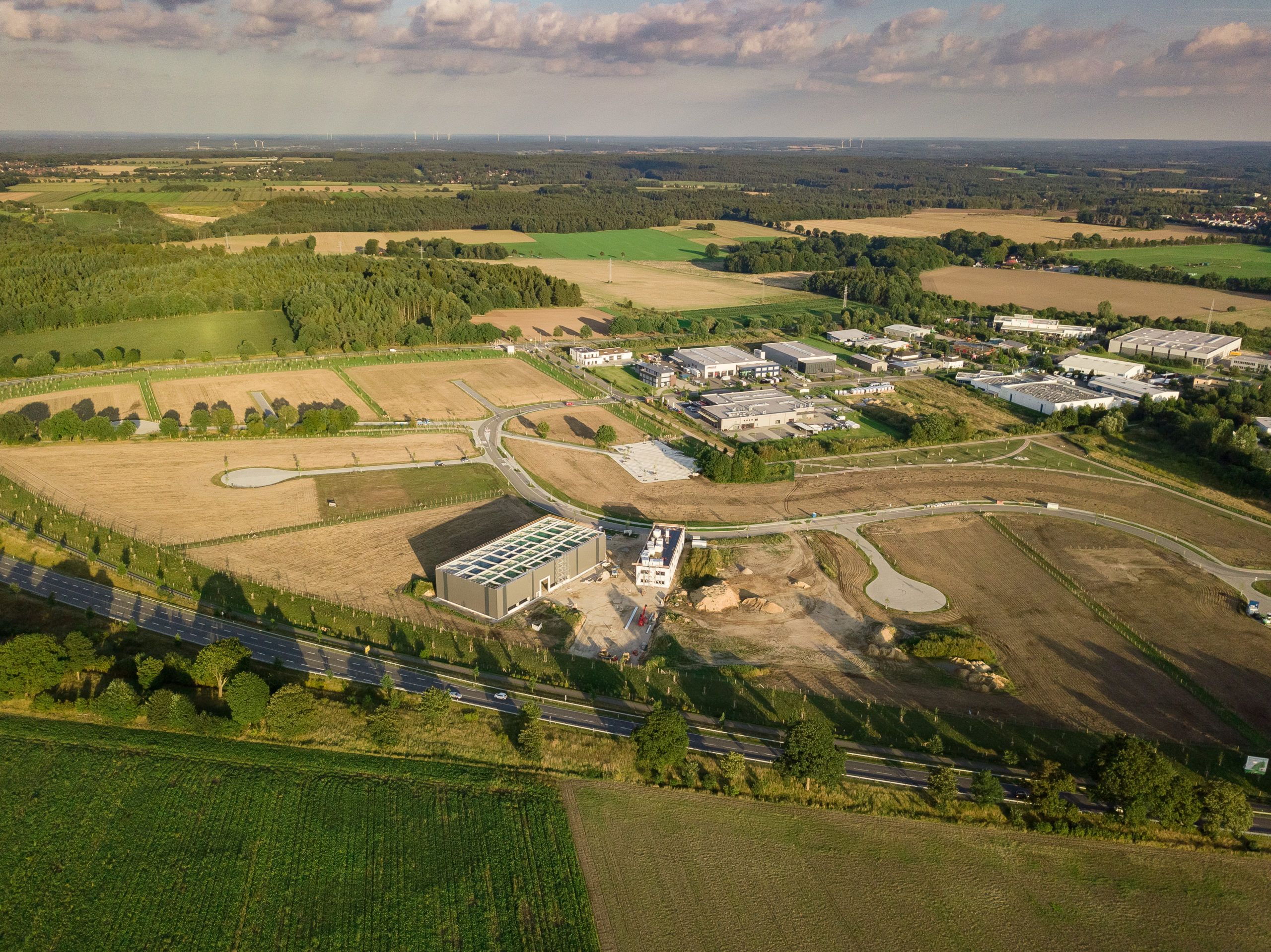 Blick auf das Wirtschaftsgebiet TIP Innovationspark Nordheide aus der Vogelperspektive. Foto: Markus Höfemann / (c) WLH Wirtschaftsförderung im Landkreis Harburg GmbH