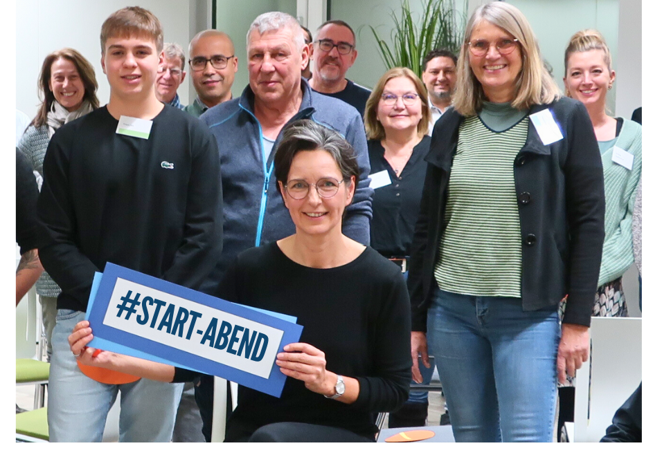 WLH-Gründungsberaterin Kerstin Helm mit Teilnehmenden eines #Start-Abends im ISI-Zentrum Buchholz.